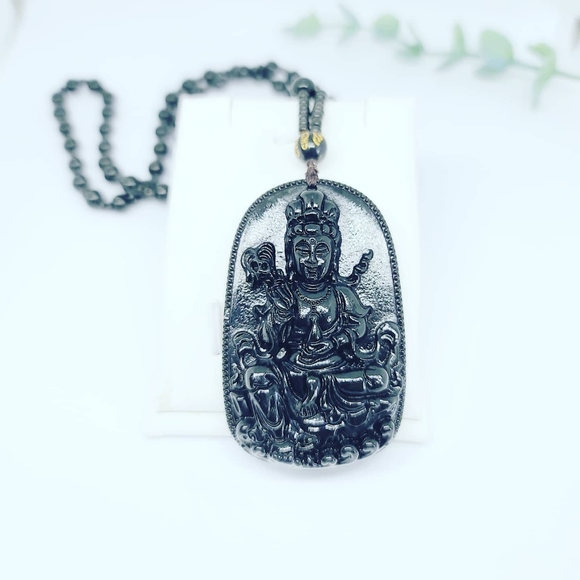 Black Obsidian Goddess of Mercy Carving necklace - Picture 2 of 2